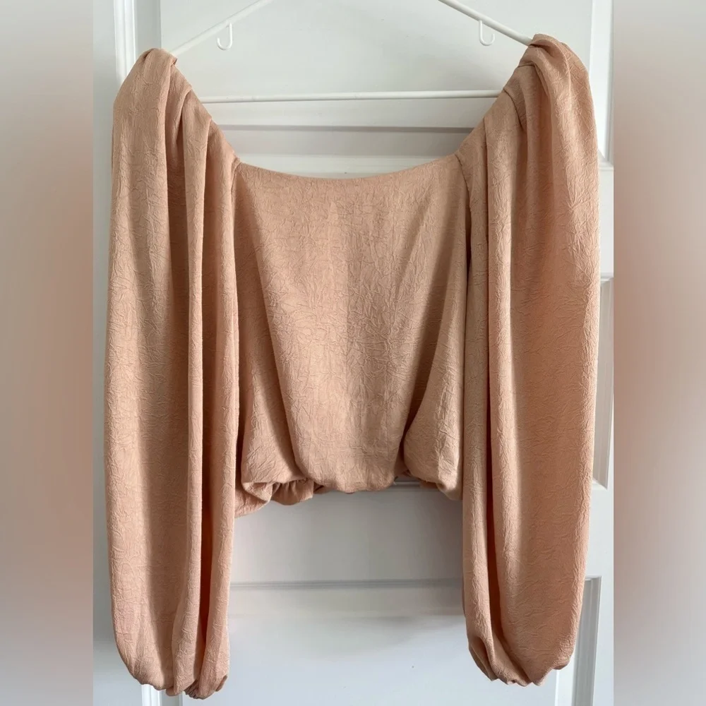 ASTR The Label Cally Revolve Top
